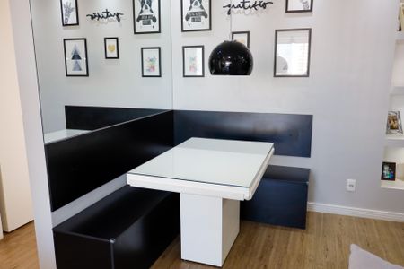 sala de apartamento à venda com 2 quartos, 57m² em Pestana, Osasco