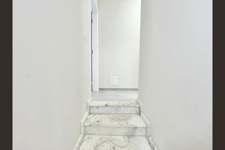 Casa à venda com 123m², 3 quartos e 2 vagasEscada
