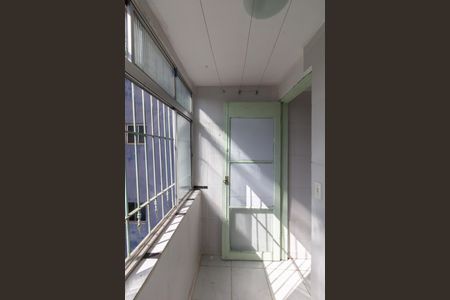 Apartamento para alugar com 92m², 2 quartos e sem vaga Apartamento para alugar com 92m², 2 quartos e sem vagaCozinha e Área de Serviço