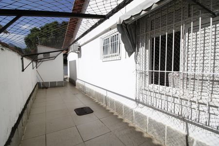 Casa de condomínio à venda com 375m², 4 quartos e 2 vagasQuintal