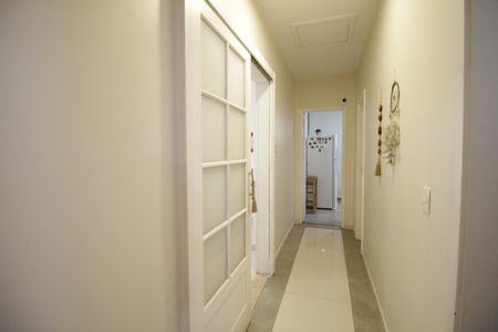 Casa de condomínio à venda com 375m², 4 quartos e 2 vagasCorredor