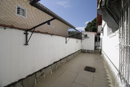 Casa de condomínio à venda com 375m², 4 quartos e 2 vagasQuintal