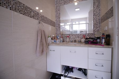 Casa de condomínio à venda com 375m², 4 quartos e 2 vagasBanheiro da Suíte 4