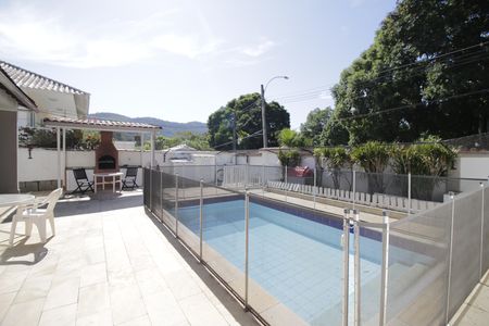 Casa de condomínio à venda com 375m², 4 quartos e 2 vagasQuintal