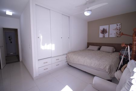 Casa de condomínio à venda com 375m², 4 quartos e 2 vagasSuíte 4