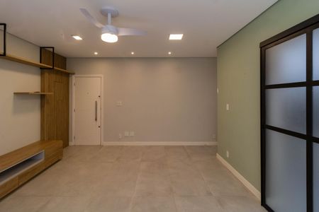 Apartamento à venda com 74m², 2 quartos e 1 vagaSala