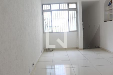 Casa à venda com 165m², 5 quartos e 1 vaga Casa à venda com 165m², 5 quartos e 1 vagaSala