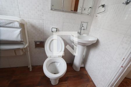 Casa à venda com 165m², 5 quartos e 1 vaga Casa à venda com 165m², 5 quartos e 1 vagaBanheiro