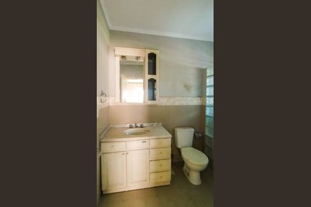 Casa à venda com 168m², 4 quartos e 2 vagas Casa à venda com 168m², 4 quartos e 2 vagasBanheiro 2