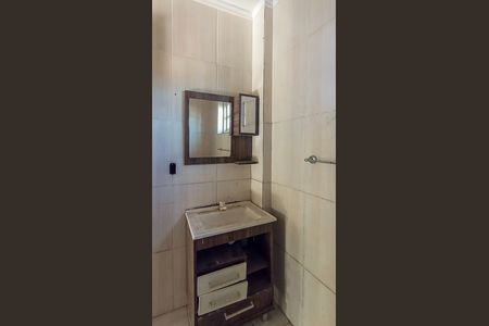 Casa à venda com 168m², 4 quartos e 2 vagas Casa à venda com 168m², 4 quartos e 2 vagasBanheiro