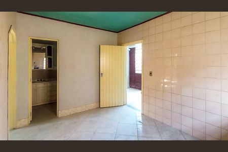 Casa à venda com 168m², 4 quartos e 2 vagas Casa à venda com 168m², 4 quartos e 2 vagasCozinha