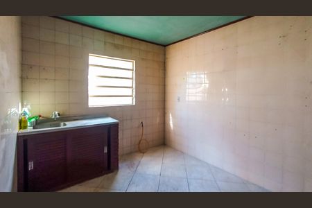 Casa à venda com 168m², 4 quartos e 2 vagas Casa à venda com 168m², 4 quartos e 2 vagasCozinha