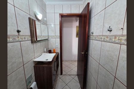 Banheiro de apartamento para alugar com 1 quarto, 57m² em Cidade Ocian, Praia Grande