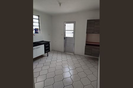 Cozinha de casa para alugar com 2 quartos, 125m² em Jardim das Oliveiras, São Paulo