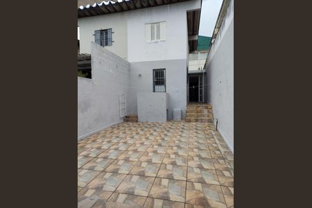 quintal de casa para alugar com 2 quartos, 125m² em Jardim das Oliveiras, São Paulo