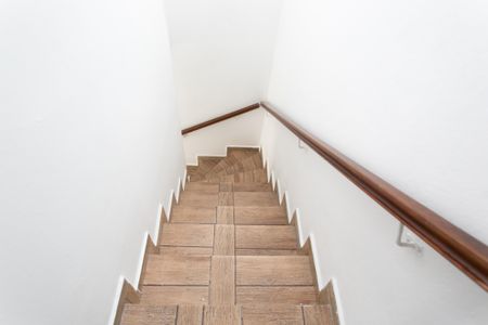 Casa para alugar com 125m², 2 quartos e 2 vagasEscada 
