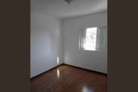 Quarto de casa para alugar com 2 quartos, 125m² em Jardim das Oliveiras, São Paulo