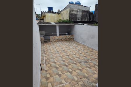 quintal de casa para alugar com 2 quartos, 125m² em Jardim das Oliveiras, São Paulo