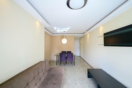 Apartamento para alugar com 70m², 2 quartos e 2 vagasSala