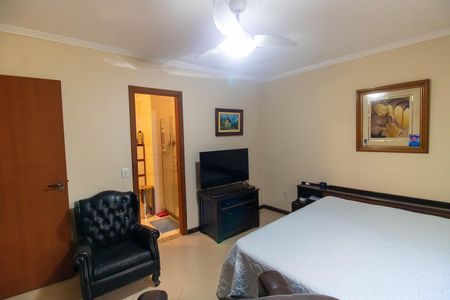 Casa de condomínio à venda com 230m², 4 quartos e 2 vagasSuíte 