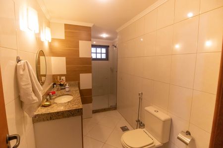 Casa de condomínio à venda com 230m², 4 quartos e 2 vagasBanheiro Social