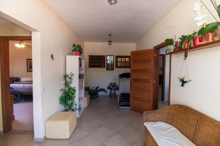 Casa de condomínio à venda com 230m², 4 quartos e 2 vagasVaranda