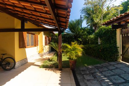Casa de condomínio à venda com 230m², 4 quartos e 2 vagasÁrea externa