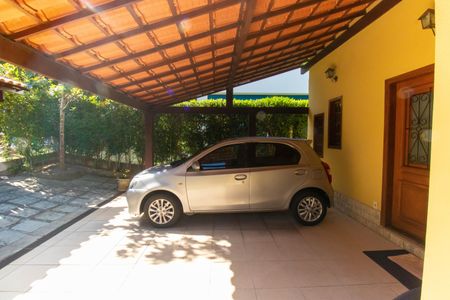 Casa de condomínio à venda com 230m², 4 quartos e 2 vagasGaragem