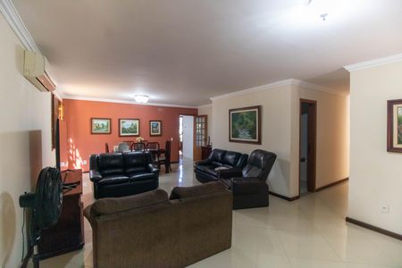 Sala de casa de condomínio à venda com 4 quartos, 230m² em Piratininga, Niterói