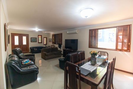 Sala de casa de condomínio à venda com 4 quartos, 230m² em Piratininga, Niterói