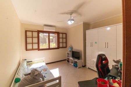 Casa de condomínio à venda com 230m², 4 quartos e 2 vagasQuarto 