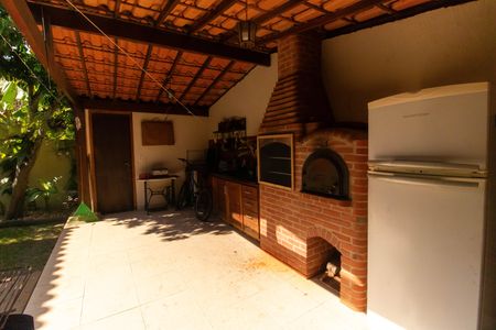 Casa de condomínio à venda com 230m², 4 quartos e 2 vagasÁrea externa