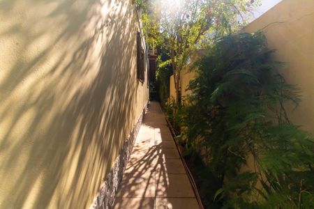 Casa de condomínio à venda com 230m², 4 quartos e 2 vagasÁrea externa