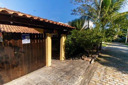 Casa de condomínio à venda com 230m², 4 quartos e 2 vagasPlaquinha 