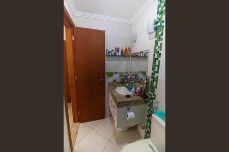Casa de condomínio à venda com 230m², 4 quartos e 2 vagasBanheiro da Suíte 2