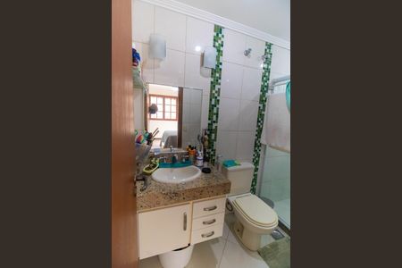 Casa de condomínio à venda com 230m², 4 quartos e 2 vagasBanheiro da Suíte 2