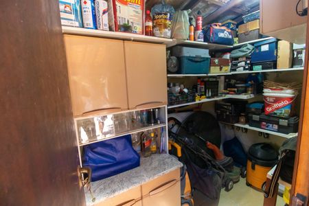 Casa de condomínio à venda com 230m², 4 quartos e 2 vagasQuarto de Ferramentas 