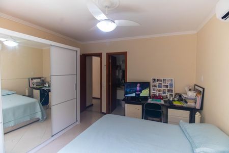 Casa de condomínio à venda com 230m², 4 quartos e 2 vagasSuíte 2