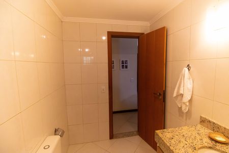 Casa de condomínio à venda com 230m², 4 quartos e 2 vagasBanheiro Social