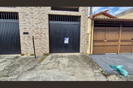 Casa para alugar com 140m², 4 quartos e 1 vagaPlaca