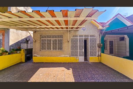 Casa para alugar com 58m², 2 quartos e 1 vagaGaragem / fachada