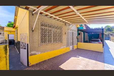 Casa para alugar com 58m², 2 quartos e 1 vagaGaragem / fachada