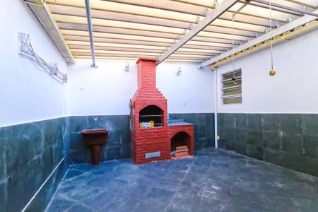 Casa para alugar com 58m², 2 quartos e 1 vagaÁrea de Serviço