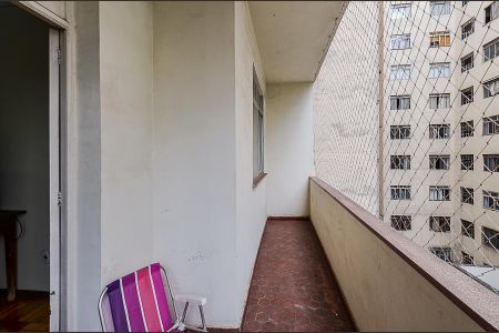 Apartamento à venda com 150m², 3 quartos e sem vaga Apartamento à venda com 150m², 3 quartos e sem vagaVaranda