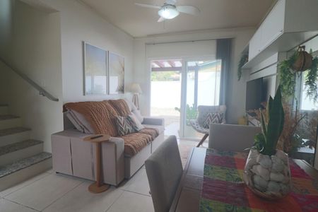 Casa de condomínio à venda com 72m², 2 quartos e 1 vagasala