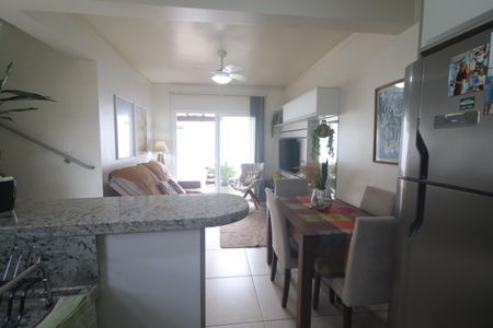 Casa de condomínio à venda com 72m², 2 quartos e 1 vagaCozinha