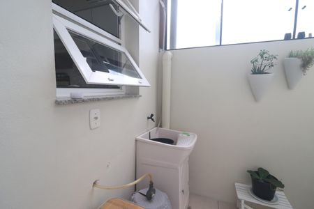 Casa de condomínio à venda com 72m², 2 quartos e 1 vagaÁrea de Serviço