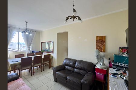 Sala de apartamento para alugar com 3 quartos, 70m² em Jardim Santa Edwirges, Guarulhos