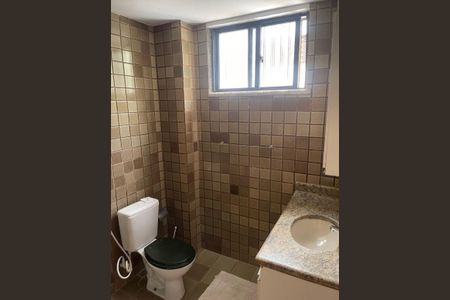Banheiro de apartamento para alugar com 2 quartos, 96m² em Itapuã, Salvador