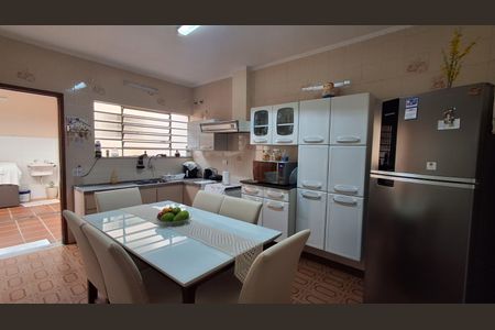 Casa à venda com 134m², 3 quartos e 3 vagas Casa à venda com 134m², 3 quartos e 3 vagasCozinha